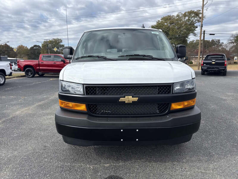 2025 Chevrolet Express LS 3500