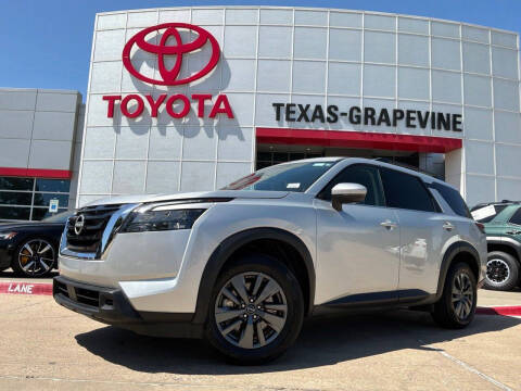 2025 Nissan Pathfinder SV