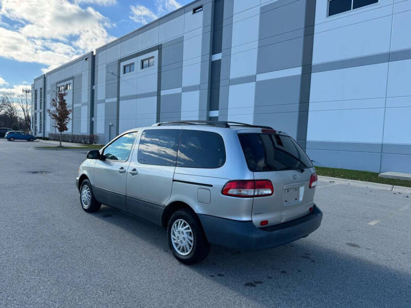 2003 Toyota Sienna CE