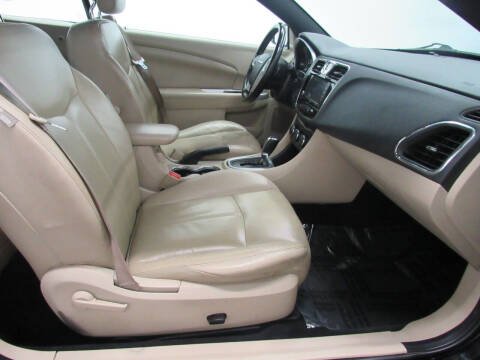 2011 Chrysler 200 Limited