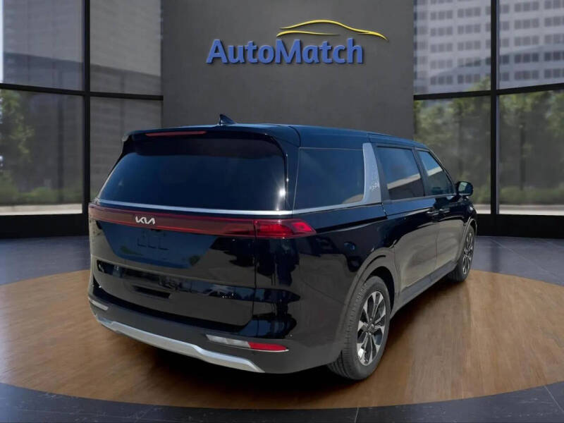 2024 Kia Carnival EX