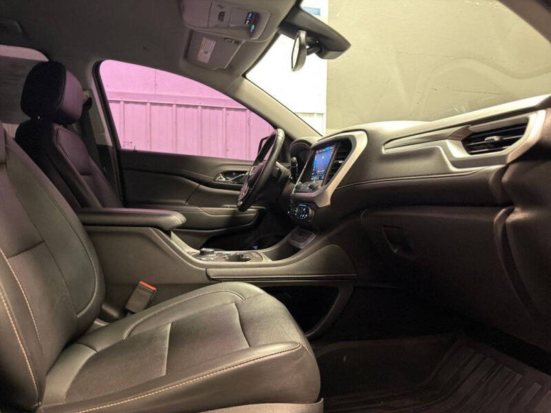2021 GMC Acadia SLT