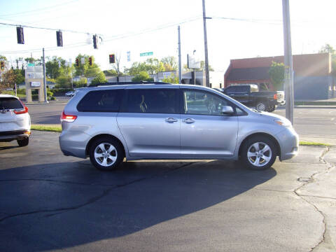 2011 Toyota Sienna LE 8-Passenger