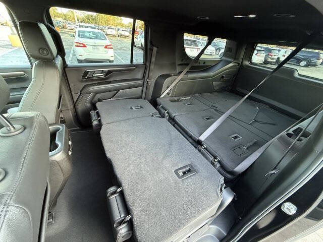 2025 Chevrolet Suburban LT