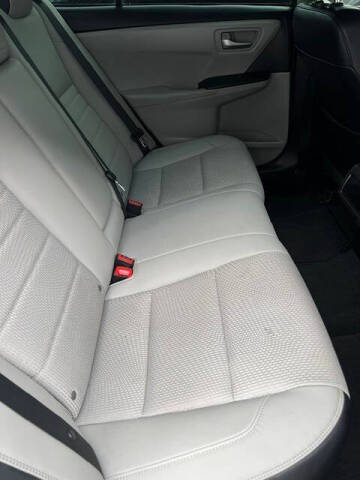 2017 Toyota Camry SE