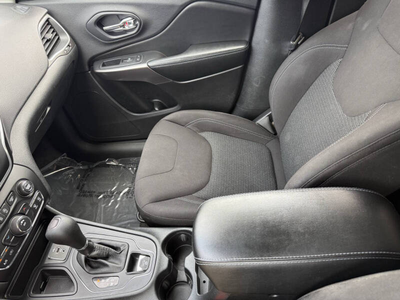2019 Jeep Cherokee Latitude