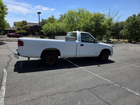 2000 Chevrolet S-10 LS