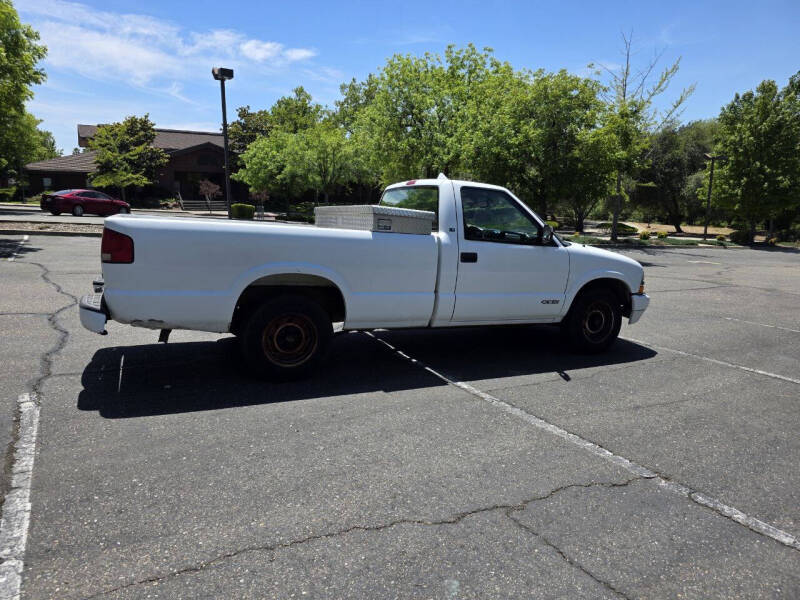2000 Chevrolet S-10 LS
