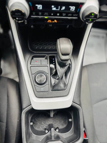 2023 Toyota RAV4 Hybrid LE