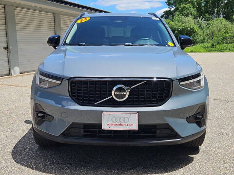 2023 Volvo XC40 B5 Plus Dark Theme