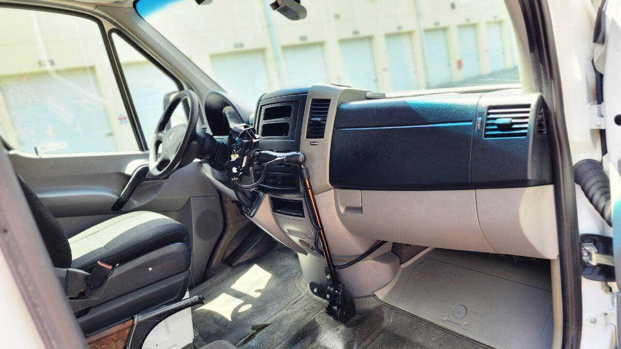 2015 Mercedes-Benz Sprinter  - $21,900