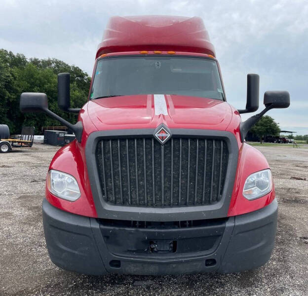 2022 International LT625