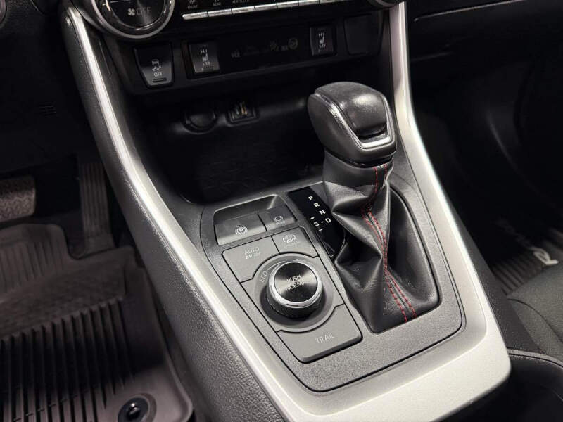 2024 Toyota RAV4 Prime SE