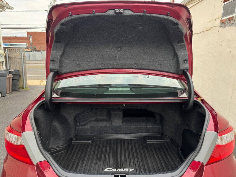 2017 Toyota Camry Hybrid LE