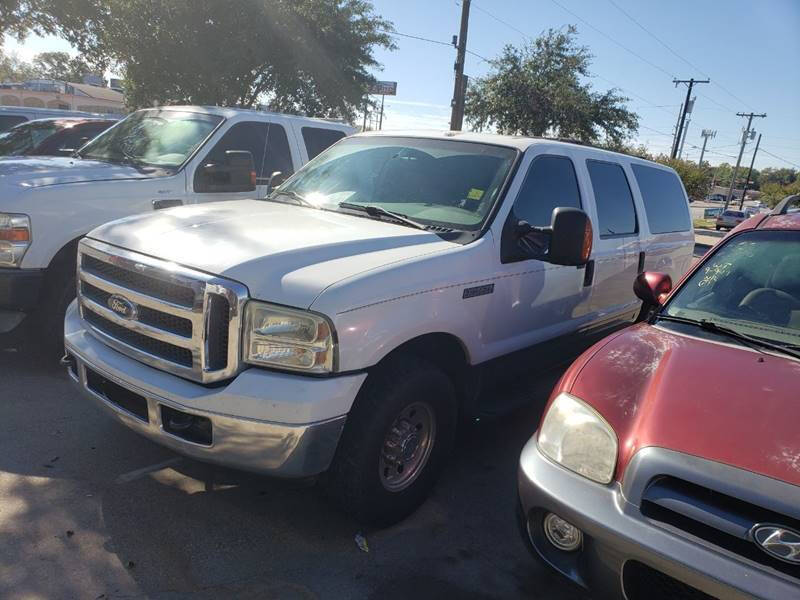 White 2005 Ford Excursion XLT XLT 4dr SUV 2