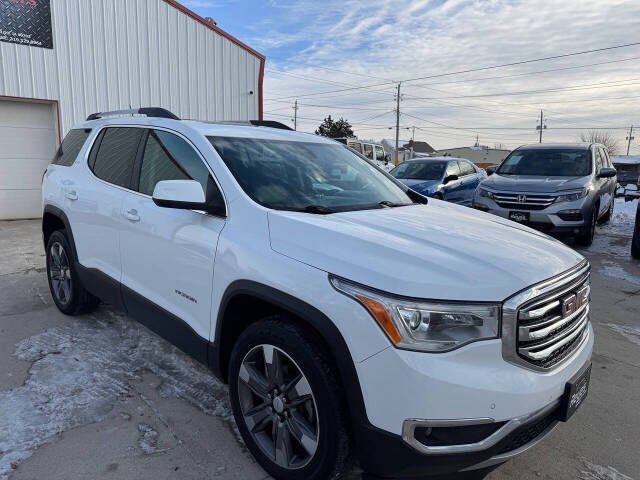 2017 GMC Acadia SLT-2's photo