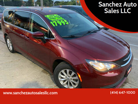 2018 Chrysler Pacifica for sale at Sanchez Auto Sales LLC in Milwaukee WI