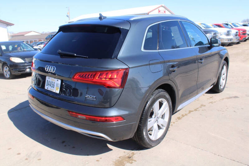 2018 Audi Q5 2.0T quattro Premium Plus