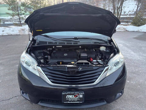 2012 Toyota Sienna