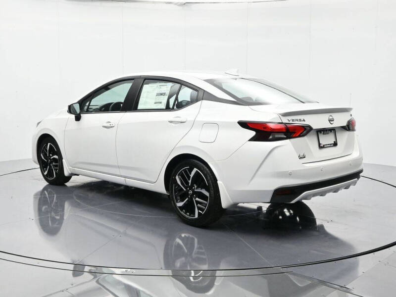 2025 Nissan Versa SR