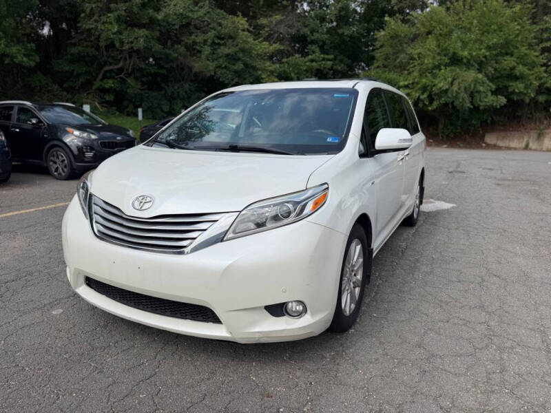 2017 Toyota Sienna Limited Premium 7-Passenger