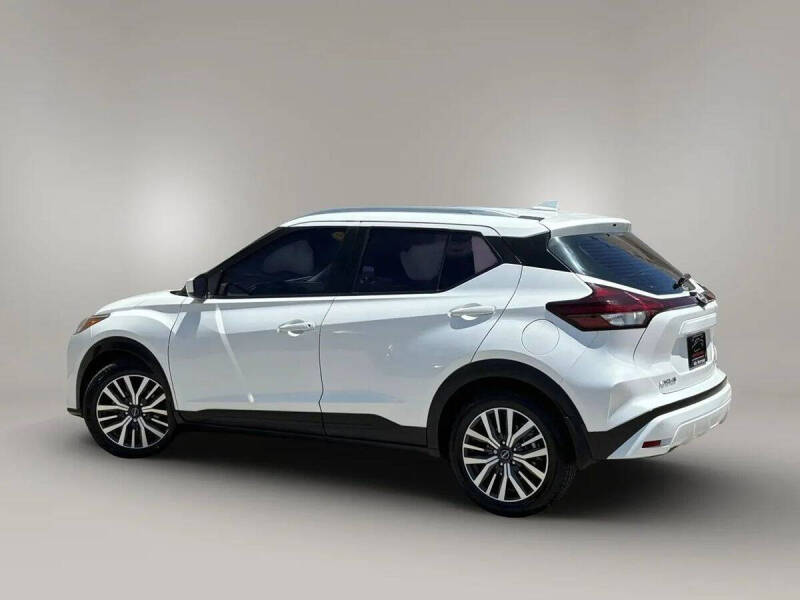 2022 Nissan Kicks SV