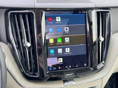 2023 Volvo XC60 B5 Plus Dark Theme