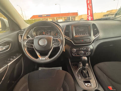 2019 Jeep Cherokee Latitude