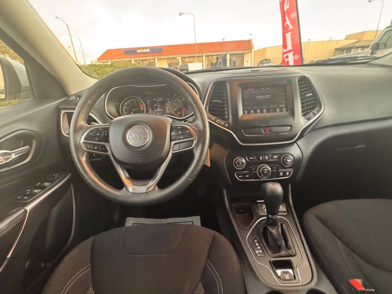 2019 Jeep Cherokee Latitude