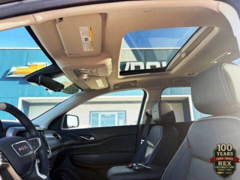 2023 GMC Acadia Denali