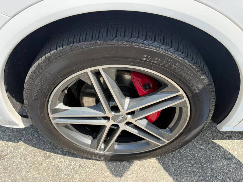 2019 Audi SQ5 3.0T quattro Premium Plus