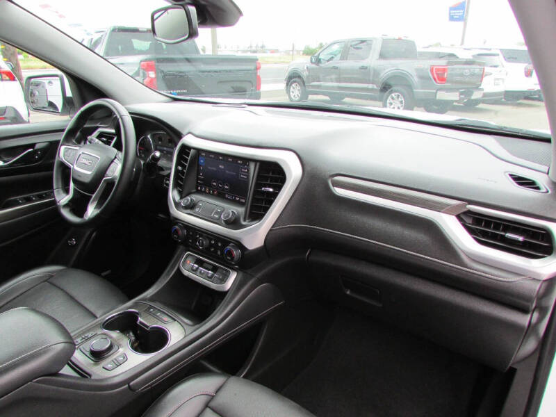 2023 GMC Acadia SLT