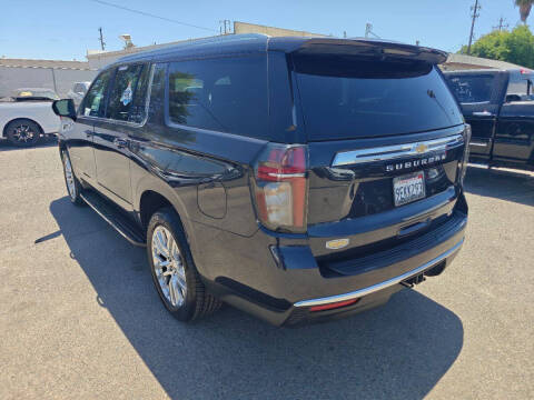 2023 Chevrolet Suburban LT