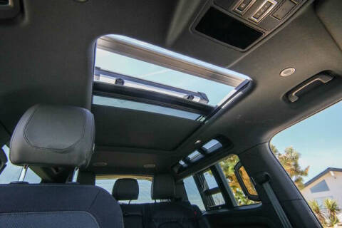 2023 Land Rover Defender 90 X-Dynamic SE