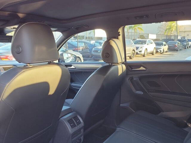 2023 Volkswagen Tiguan SE R-Line Black