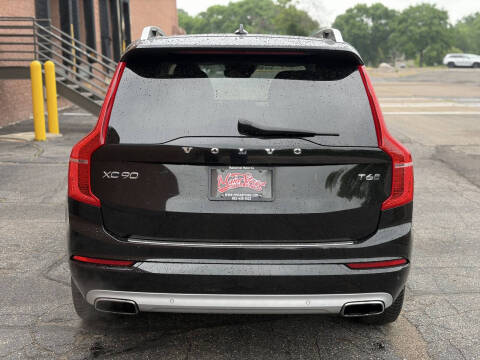 2017 Volvo XC90 T6 Momentum