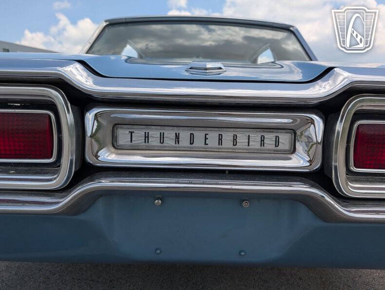 1964 Ford Thunderbird