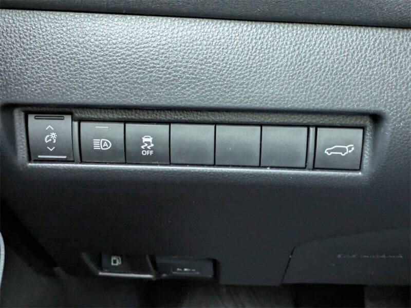 2022 Toyota Venza LE