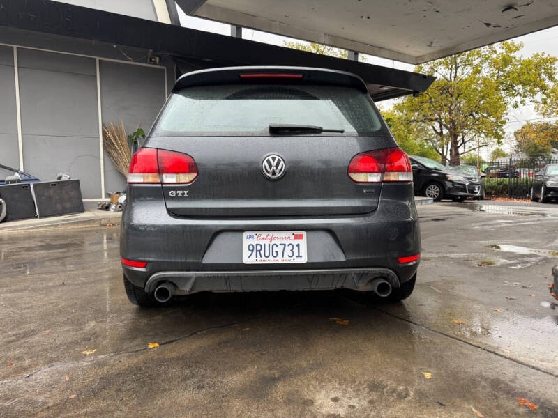 2010 Volkswagen GTI Base PZEV