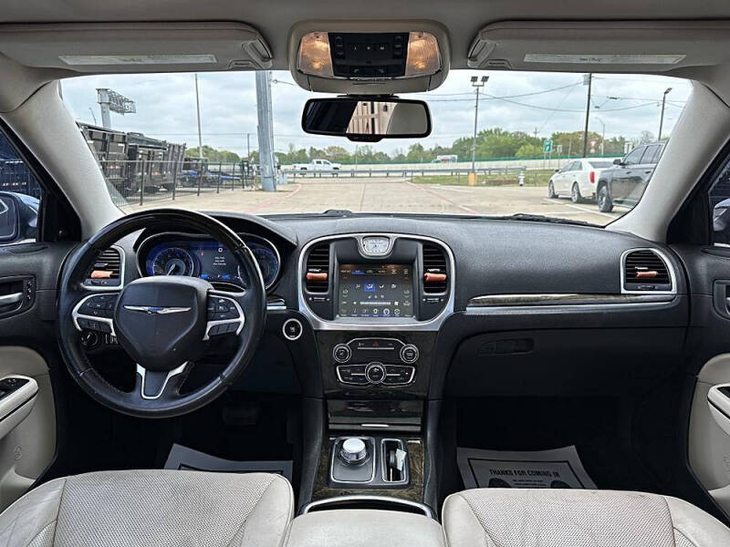 2016 Chrysler 300 C