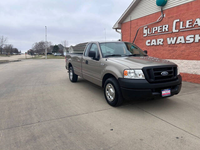 2005 Ford F-150 XL photo 3