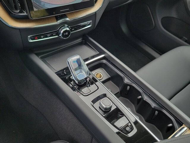 2026 Volvo XC60 B5 Core
