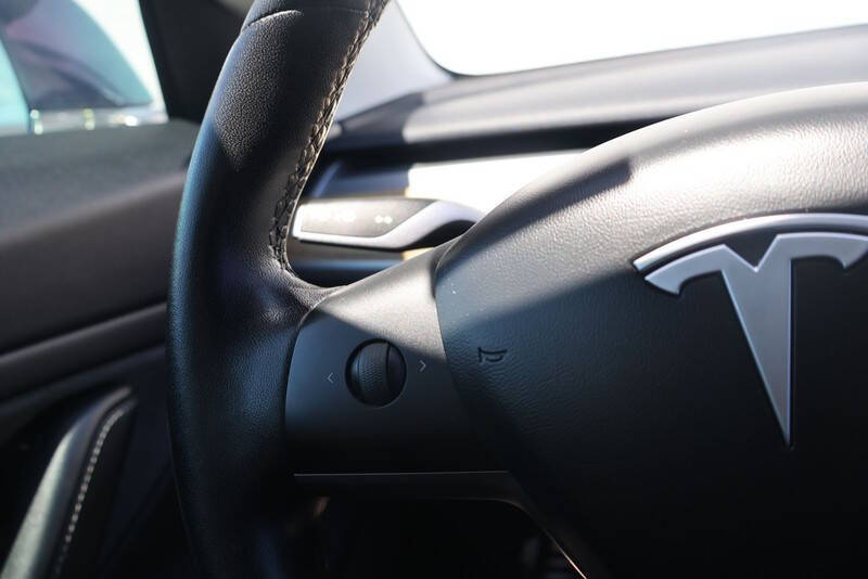 2019 Tesla Model 3 Standard Range Plus