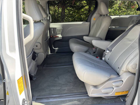 2011 Toyota Sienna XLE 8-Passenger