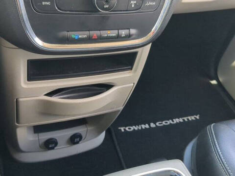 2016 Chrysler Town and Country Touring