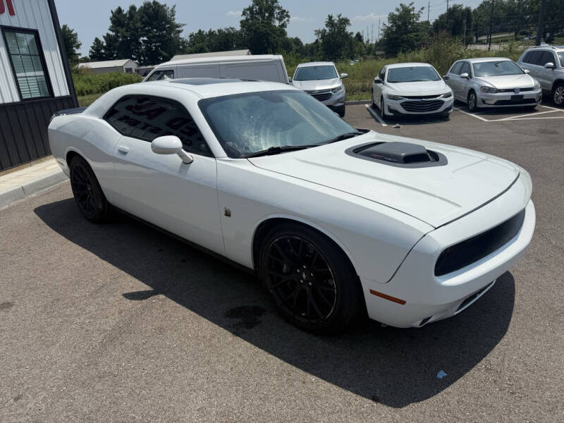 2017 Dodge Challenger 392 HEMI Scat Pack Shaker