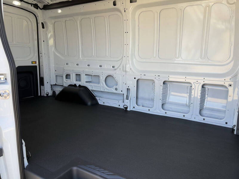 2025 Ford Transit 250