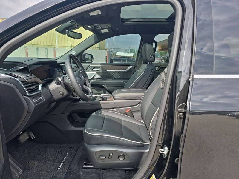 2025 GMC Acadia Denali