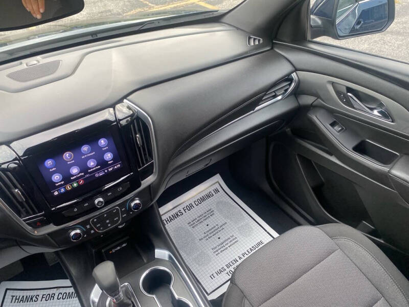 2022 Chevrolet Traverse LT Cloth