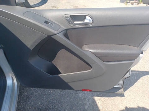 2011 Volkswagen Tiguan SEL 4Motion